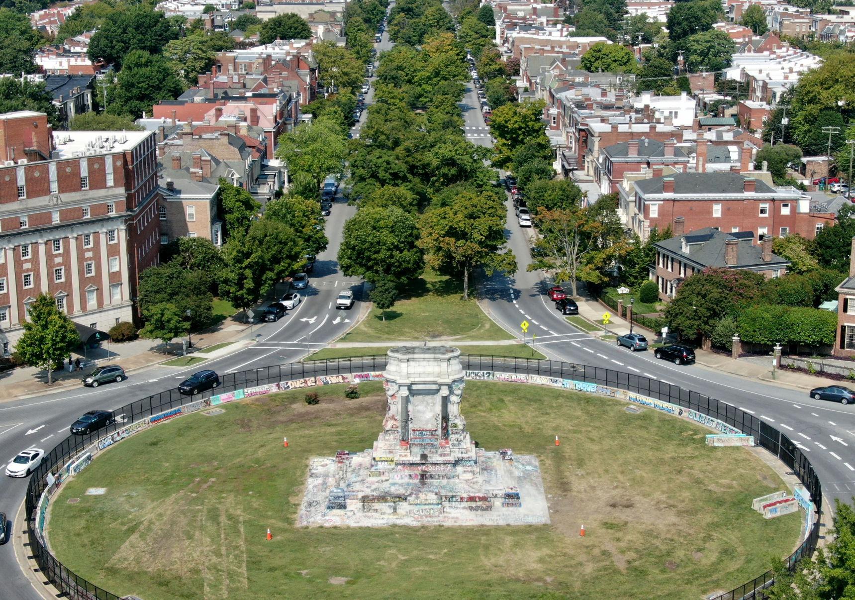 Monument Ave. without Robert E. Lee statue